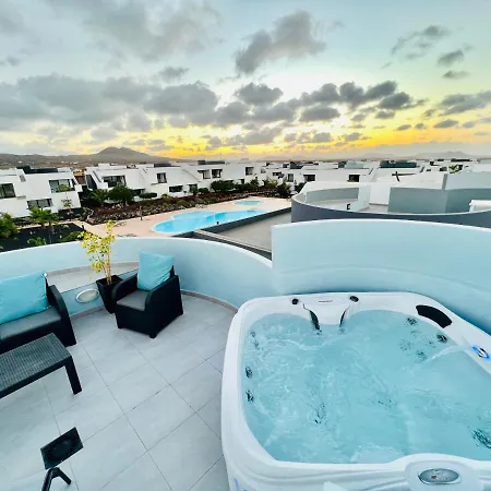 Apartamento Azul Vv -fuerteventura Site- Jacuzzi, Aire Acondicionado, Solarium , Terraza Vistas Panoramicas, Diseno , Luxury, Fuerteventura Site Apartment La Oliva